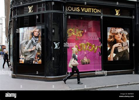 louis vuitton ireland locations.